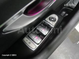 2018 MERCEDES BENZ E CLASS W213 E200 AVANTGARDE - 17