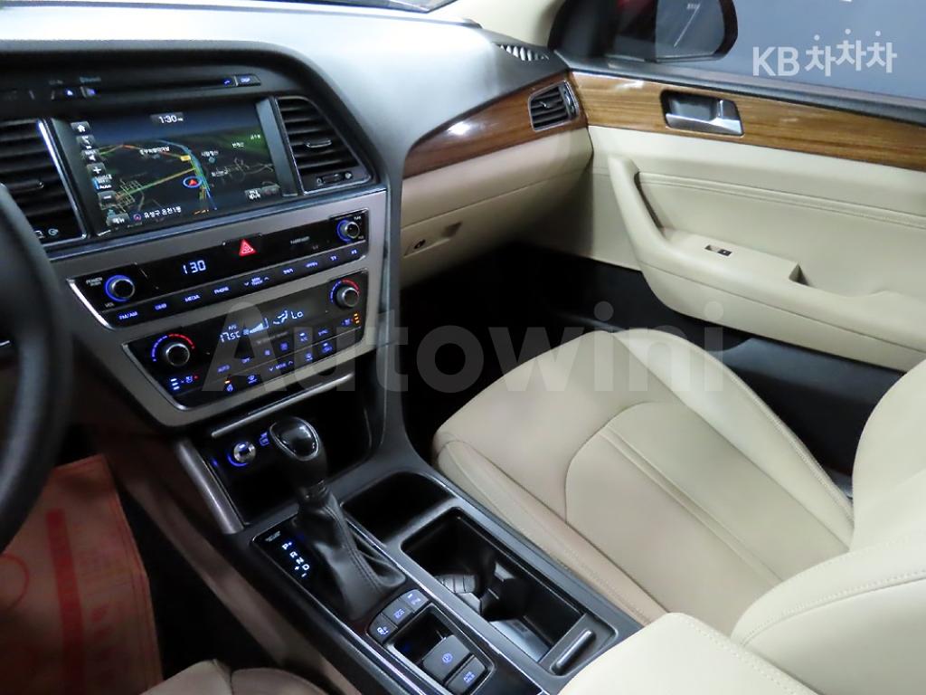 2015 HYUNDAI LF SONATA LPI MORDERN 장애인용 - 13