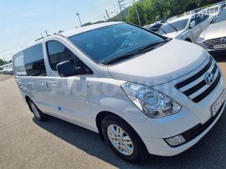 KMFWBX7KBHU890546 2017 HYUNDAI GRAND STAREX H-1 5 SEATS VAN MORDERN-0