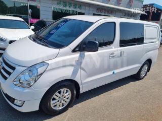 KMFWBX7KBHU890546 2017 HYUNDAI GRAND STAREX H-1 5 SEATS VAN MORDERN-2