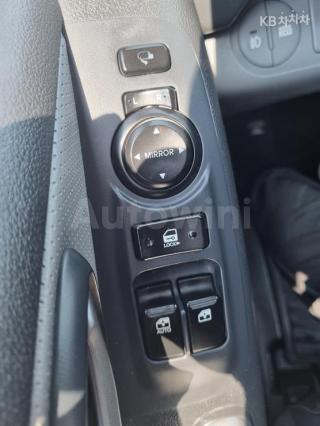 2017 HYUNDAI GRAND STAREX H-1 5 SEATS VAN MORDERN - 16