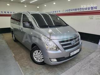 KMFWBX7KAHU915556 2017 HYUNDAI GRAND STAREX H-1 5 SEATS VAN MORDERN-0