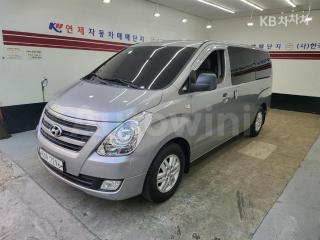 KMFWBX7KAHU915556 2017 HYUNDAI GRAND STAREX H-1 5 SEATS VAN MORDERN-1