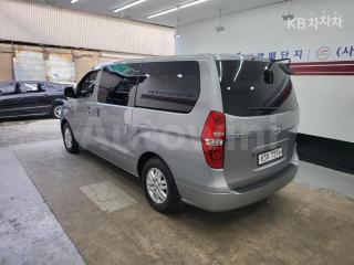KMFWBX7KAHU915556 2017 HYUNDAI GRAND STAREX H-1 5 SEATS VAN MORDERN-4