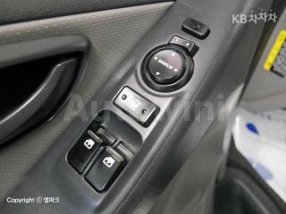 2017 HYUNDAI GRAND STAREX H-1 12 SEATS WAGON CVX 4WD SMART - 17
