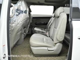 2017 KIA  CARNIVAL SEDONA 9 SEATS 2.2 DIESEL NOBLESSE - 12
