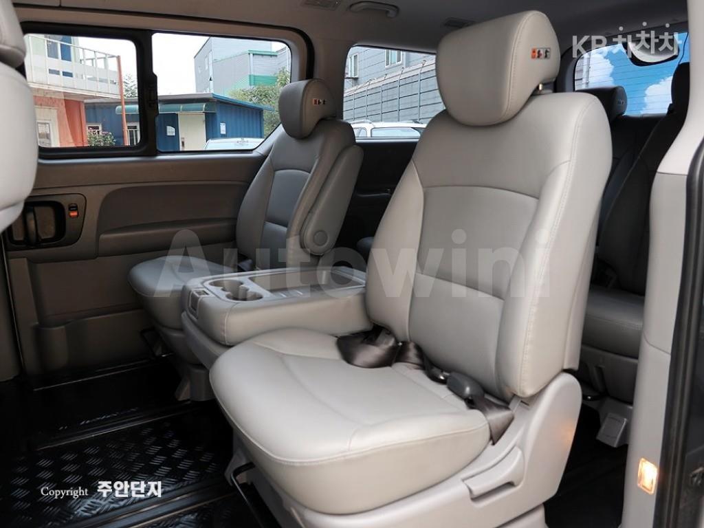 KMJWA37KBJU951275 2018 HYUNDAI GRAND STAREX H-1 12 SEATS WAGON CVX MORDERN-4