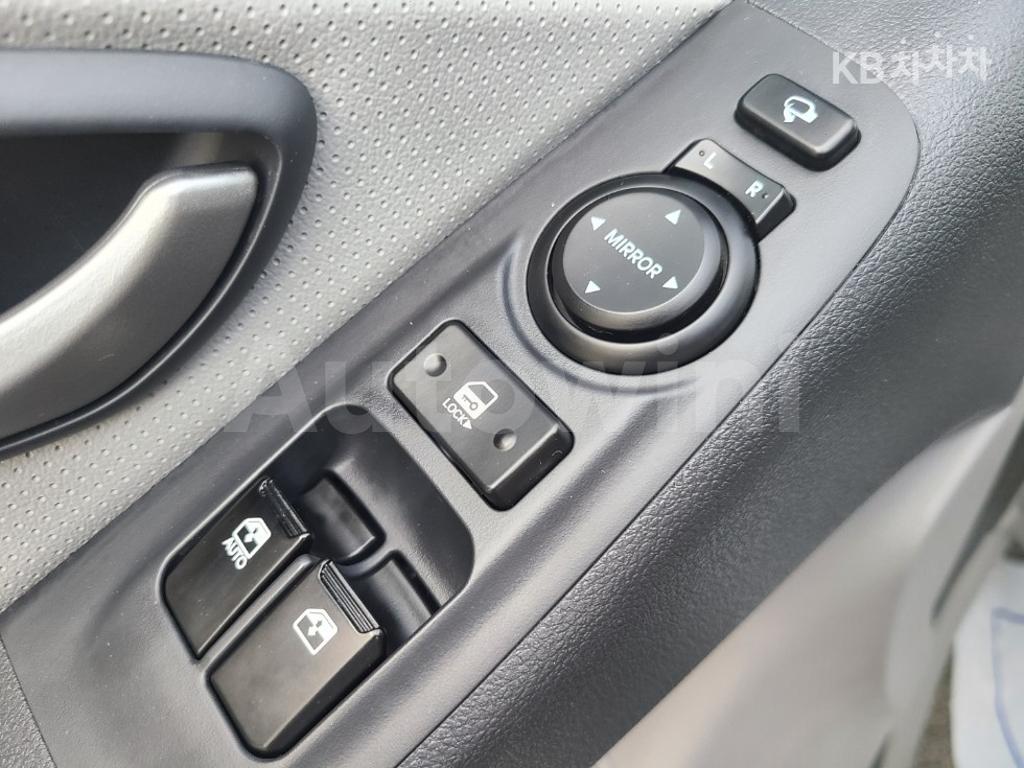2021 HYUNDAI  GRAND STAREX URBAN 9 SEATS PREMIUM SPECIAL - 20