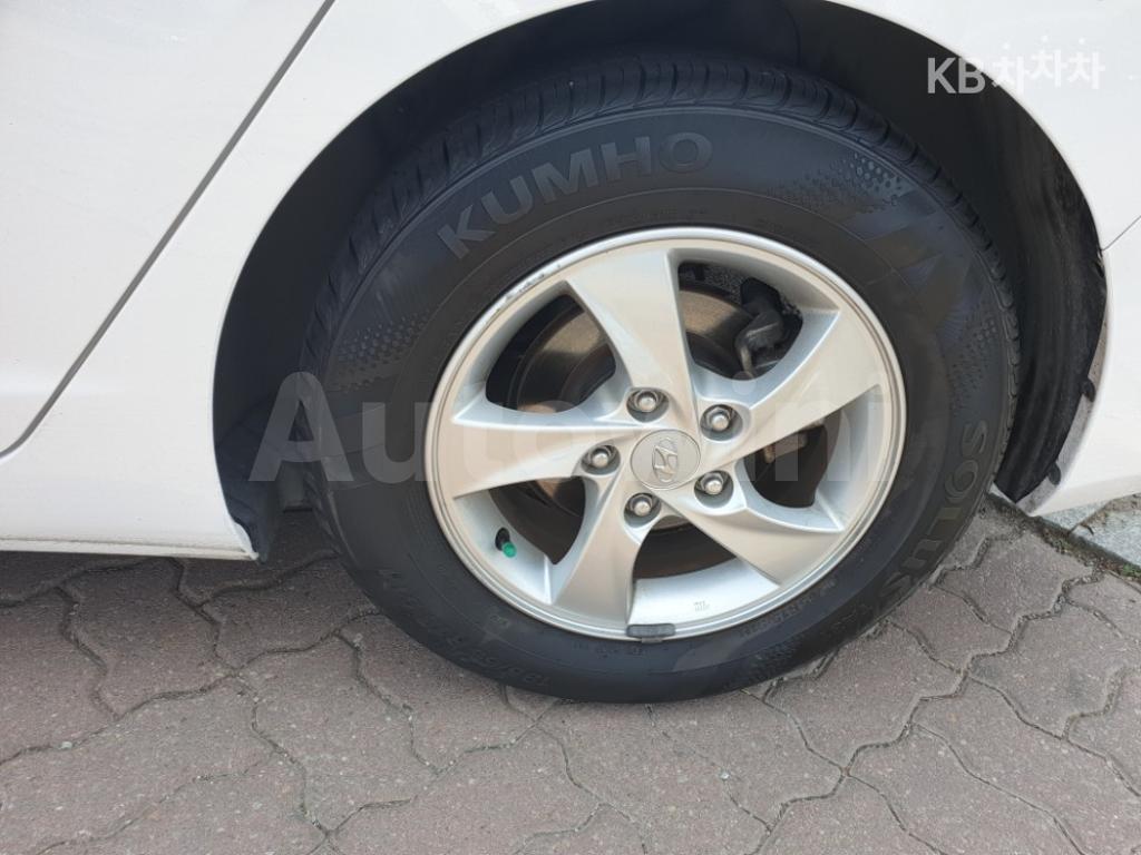 2013 HYUNDAI AVANTE MD ELANTRA M16 GDI SMART - 17
