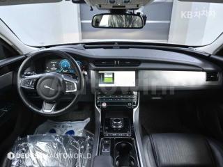 2018 JAGUAR XF 2.0D PRESTIGE AWD - 7