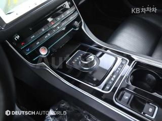 2018 JAGUAR XF 2.0D PRESTIGE AWD - 9