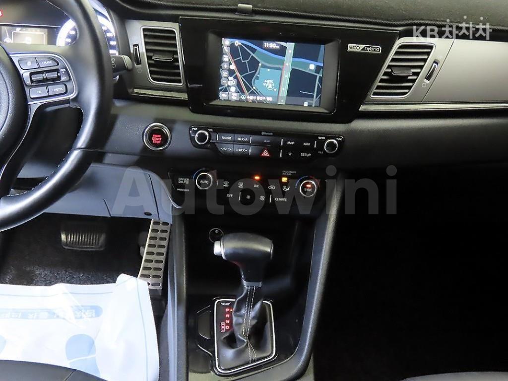 2018 KIA NIRO 1.6 PRESTIGE - 11