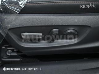 2019 TOYOTA CAMRY 2.5 HYBRID XLE - 17