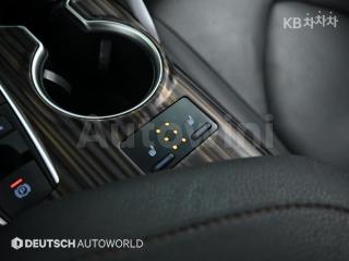 2019 TOYOTA CAMRY 2.5 HYBRID XLE - 19