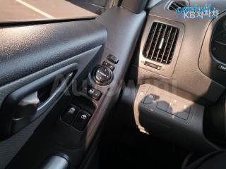 2017 HYUNDAI GRAND STAREX H-1 3 SEATS VAN MORDERN - 17