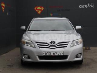 2011 TOYOTA CAMRY XLE - 2