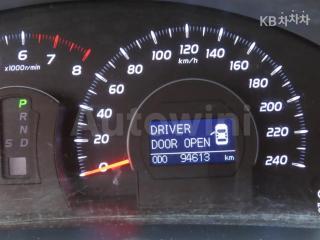 2011 TOYOTA CAMRY XLE - 16