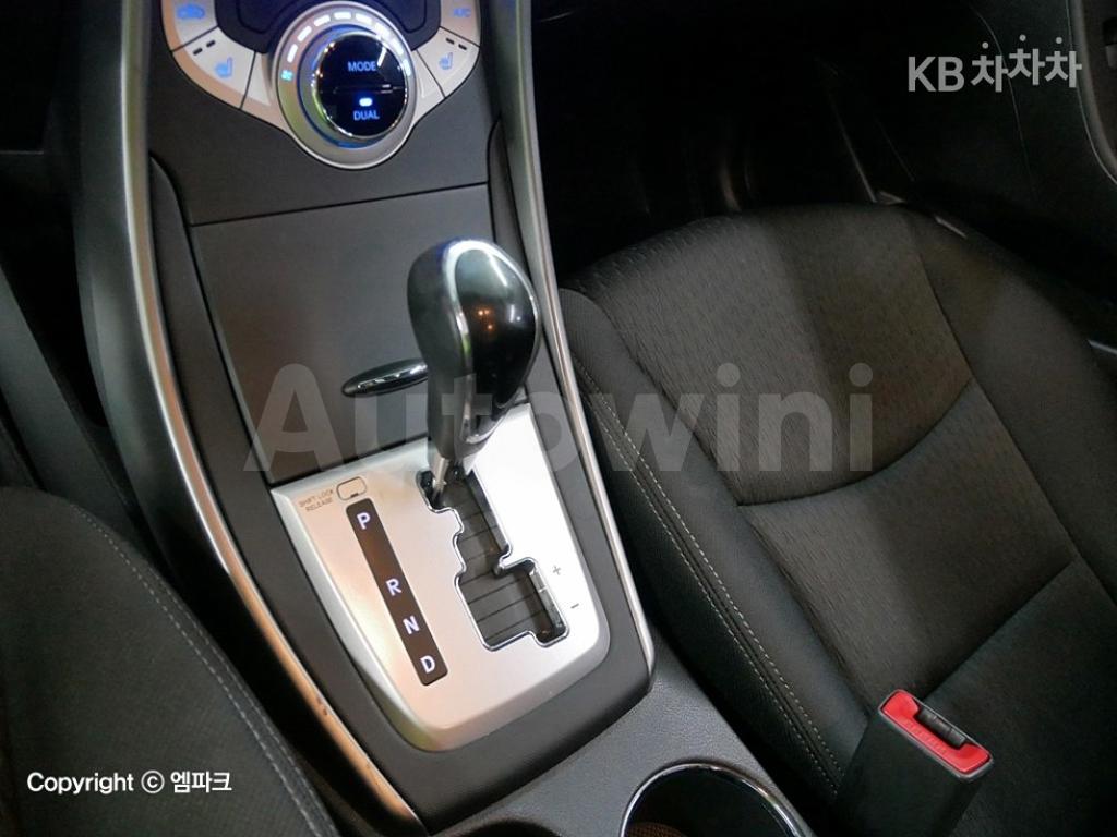 2010 HYUNDAI AVANTE MD ELANTRA M16 GDI LUXURY - 16