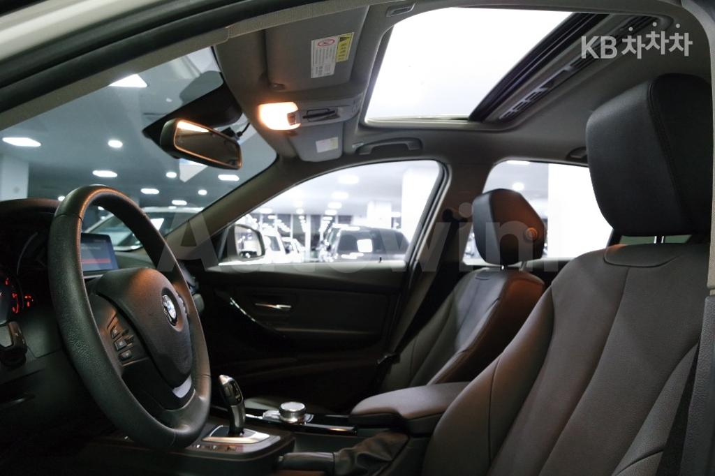 2018 BMW 3 SERIES 320D F30(12~) - 12