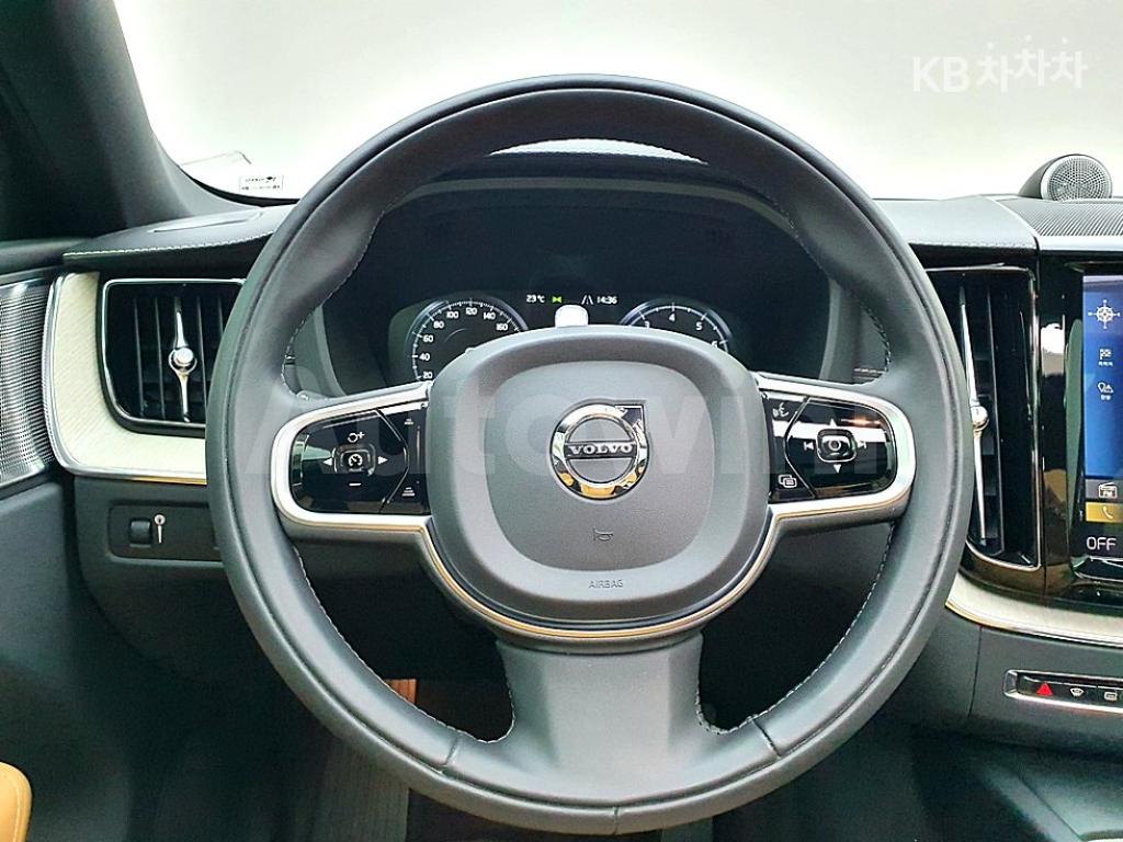 2020 VOLVO XC60 T6 INSCRIPTION - 9