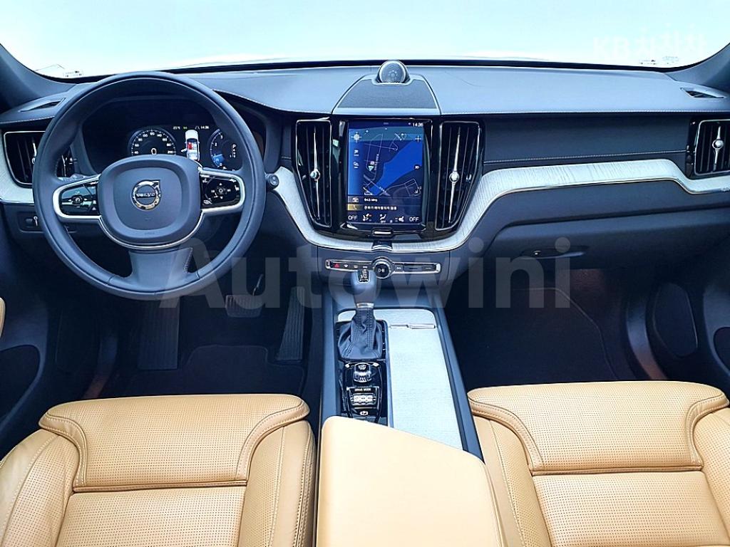 2020 VOLVO XC60 T6 INSCRIPTION - 8