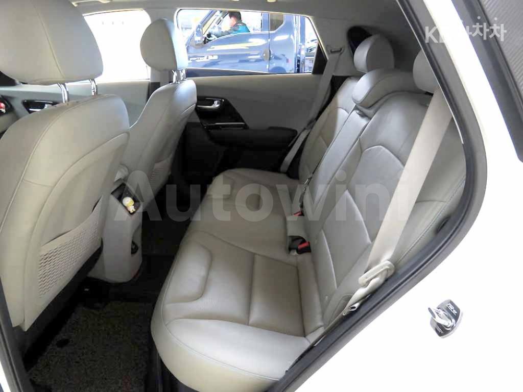 KNACC81CGJA087542 2018 KIA NIRO 1.6 NOBLESSE-5