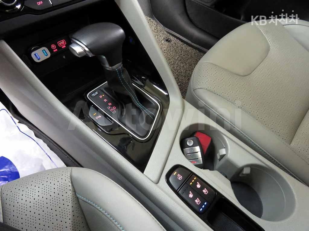 2018 KIA NIRO 1.6 NOBLESSE - 11