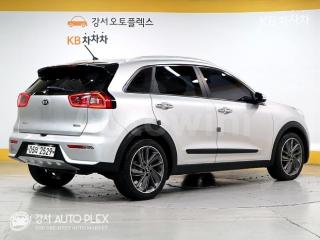 KNACB81CGJA170718 2018 KIA NIRO 1.6 PRESTIGE-0