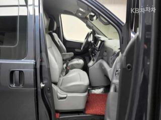 2019 HYUNDAI  GRAND STAREX VAN 5 SEATS MORDERN - 16