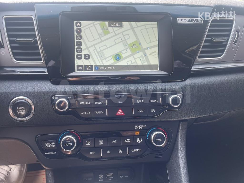 2017 KIA NIRO 1.6 PRESTIGE - 14