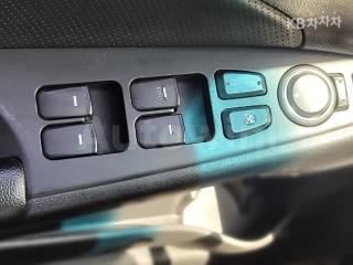 2011 HYUNDAI YF SONATA LPI PREMIER(장애인용) - 16