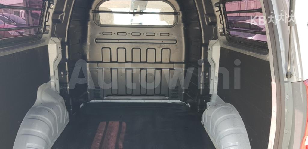 2017 HYUNDAI GRAND STAREX H-1 5 SEATS VAN CVX MORDERN - 12