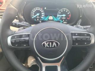 2021 KIA K5 3RD GEN 2.0 LPI SIGNATURE - 9