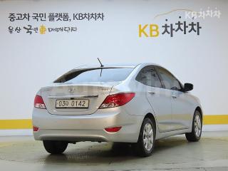 KMHCT41BEHU219763 2017 HYUNDAI ACCENT  1.4 VVT MORDERN-1