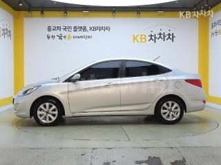 KMHCT41BEHU219763 2017 HYUNDAI ACCENT  1.4 VVT MORDERN-4
