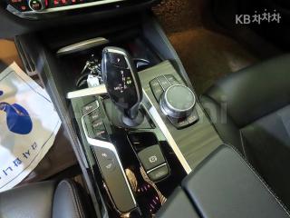 2017 BMW  5SERIES G30  520D M SPORT PLUS - 12