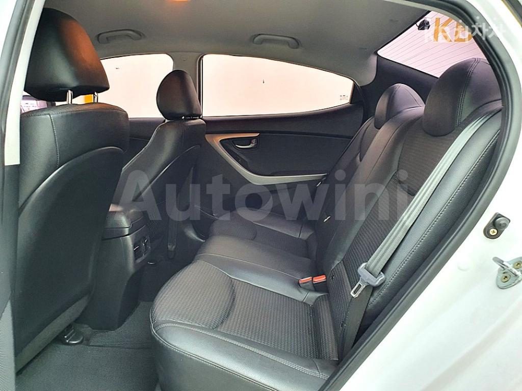 2015 HYUNDAI  AVANTE ELANTRA 1.6 GDI MORDERN BASIC - 10