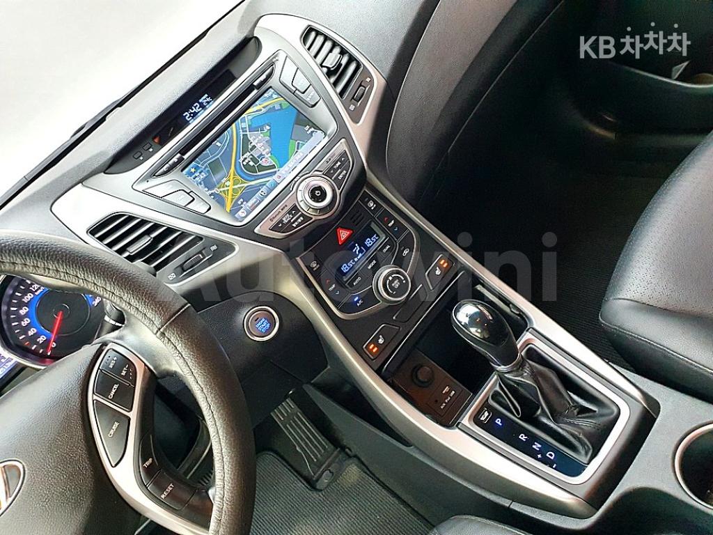 2015 HYUNDAI  AVANTE ELANTRA 1.6 GDI MORDERN BASIC - 11