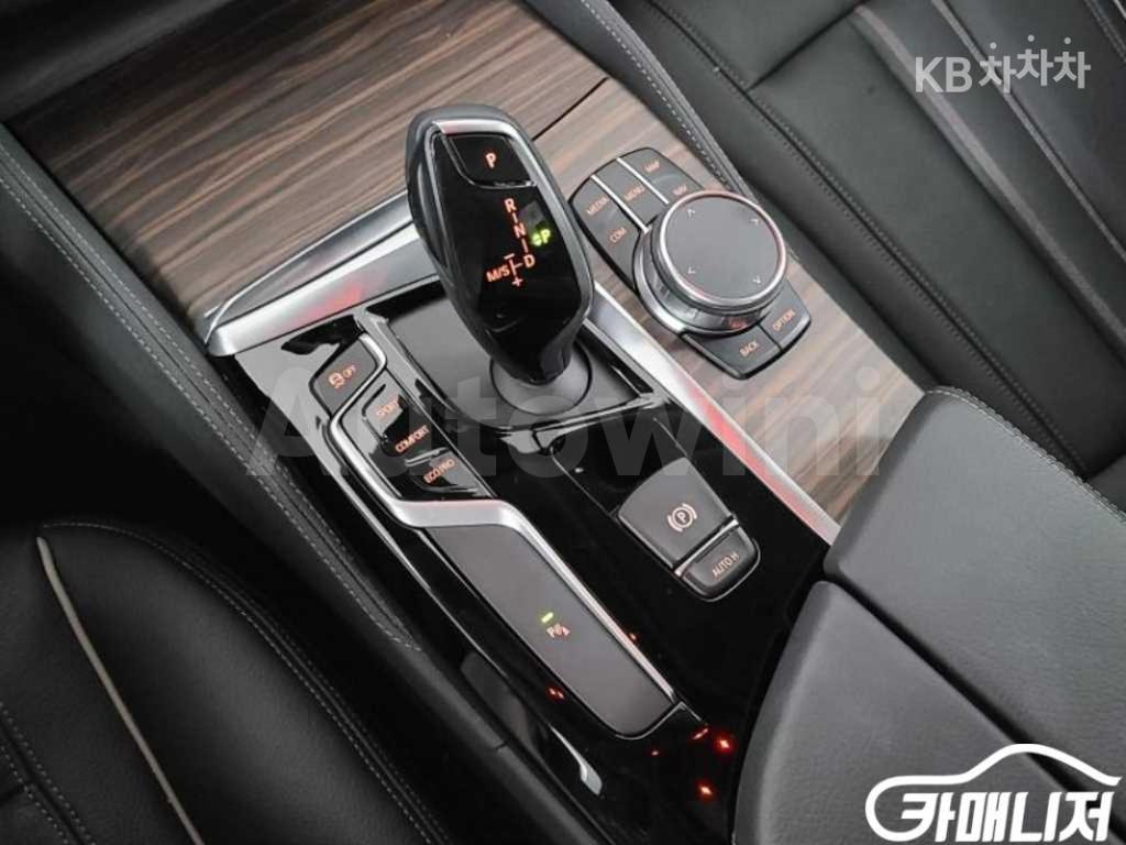 2019 BMW  5SERIES G30  530I LUXURY PLUS - 7