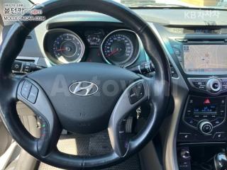 2015 HYUNDAI  AVANTE ELANTRA 1.6 GDI SMART BASIC - 8