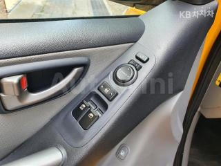 KMJWA37KBHU912281 2017 HYUNDAI GRAND STAREX H-1 15 SEATS 어린이버스 LUXURY-4