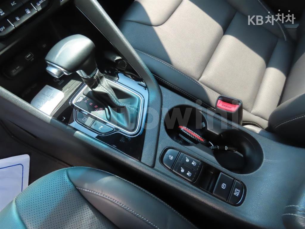 2020 KIA  NIRO 1.6 HEV NOBLESSE SPECIAL - 13