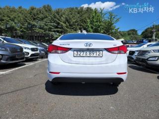 KMHDG41DBFU323581 2015 HYUNDAI  AVANTE ELANTRA 1.6 GDI SMART BASIC-2