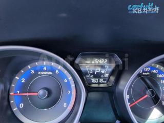 KMHDG41DBFU323581 2015 HYUNDAI  AVANTE ELANTRA 1.6 GDI SMART BASIC-5