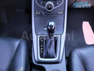 2015 HYUNDAI  AVANTE ELANTRA 1.6 GDI SMART BASIC - 11