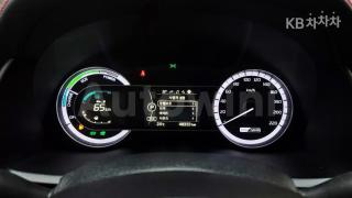 KNACA81CGHA005444 2017 KIA NIRO 1.6 LUXURY-4