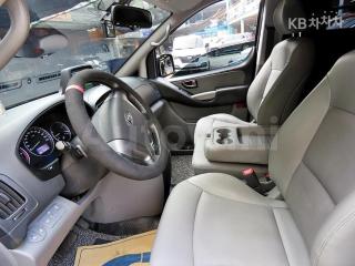 KMFWBX7KBKU072679 2019 HYUNDAI  GRAND STAREX VAN 3 SEATS SMART-4