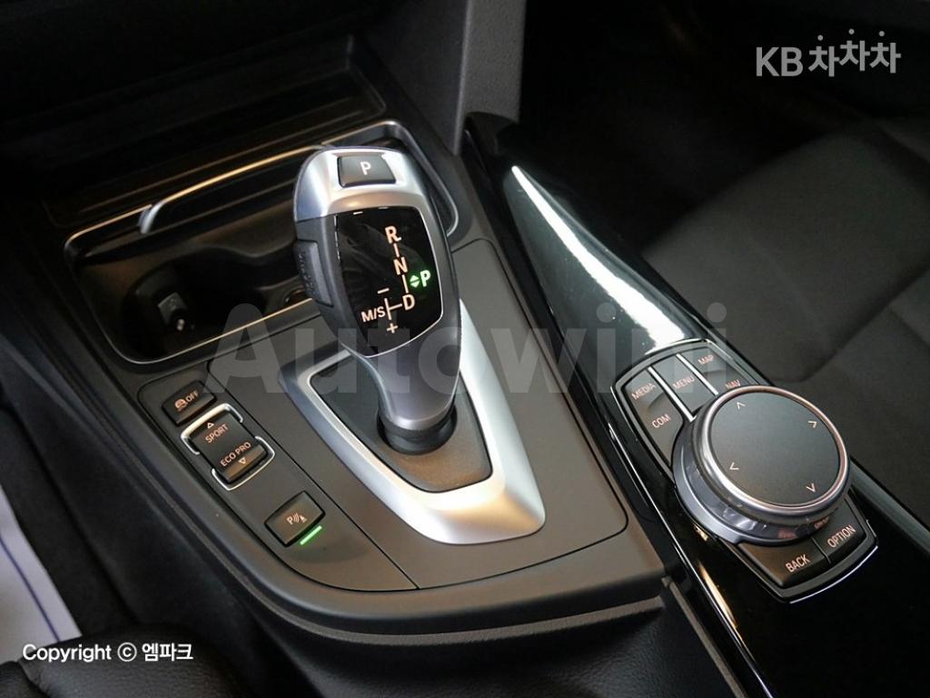 2018 BMW 3 SERIES 320D F30(12~) - 12