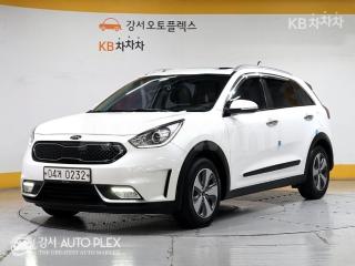 KNACA81CGHA023599 2017 KIA NIRO 1.6 LUXURY-0