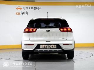 KNACA81CGHA023599 2017 KIA NIRO 1.6 LUXURY-3